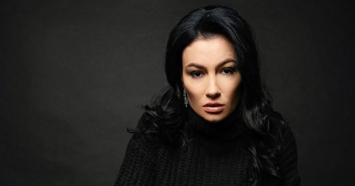 Новини культури - Анастасія Приходько кардинально змінила колір волосся