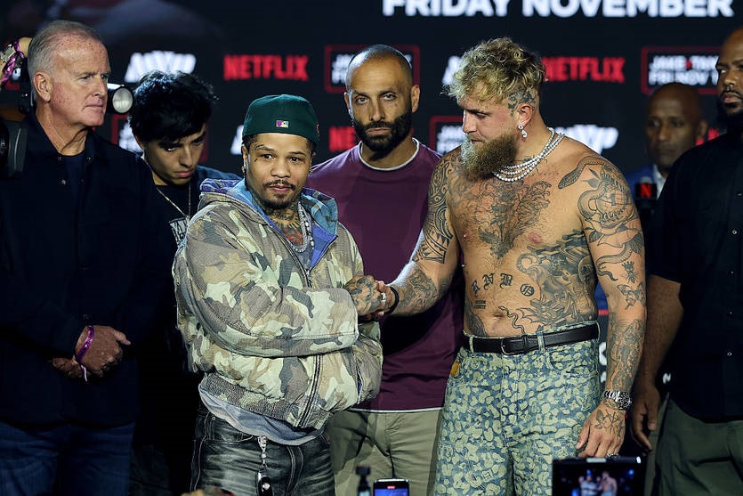 Новини спорту - Перша битва поглядів: Пол проти Девіса