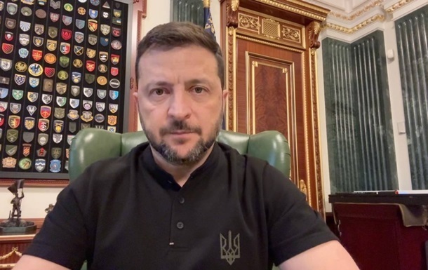 Новини України - Президент доручив збільшувати контрактну складову в армії