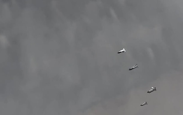 Новини України - Росія вбила бомбою понад 20 цивільних на Донеччині