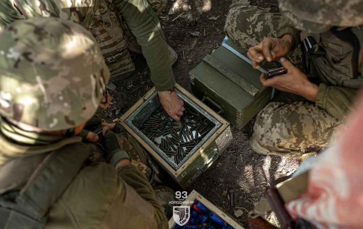 Новини України - ЗСУ ведуть бої на 13 напрямках - Генштаб