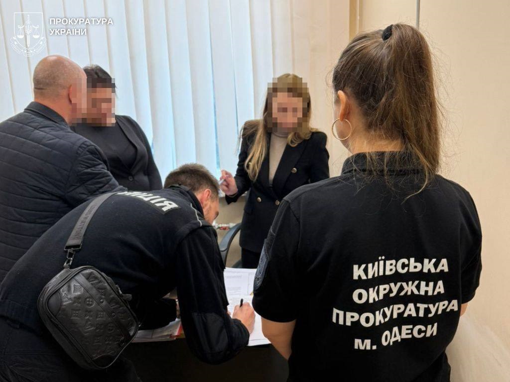 Новини України - Масштабна схема в Одесі: підозру отримали 8 чиновників