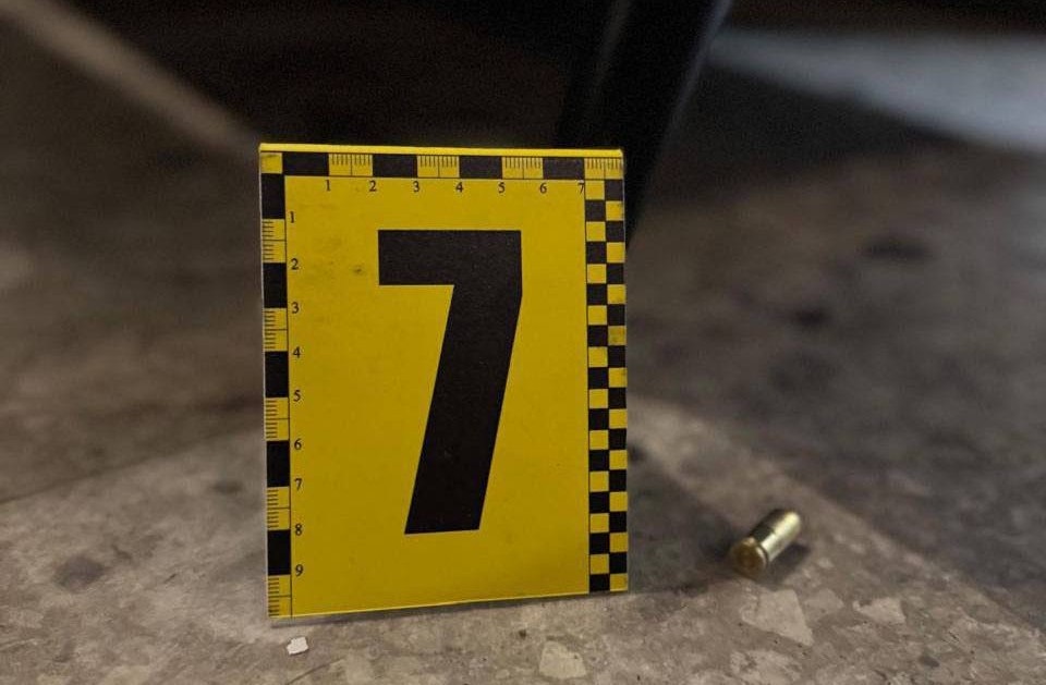 Новини Києва - Поліція затримала чоловіка, що вчинив стрілянину у барі на Печерську