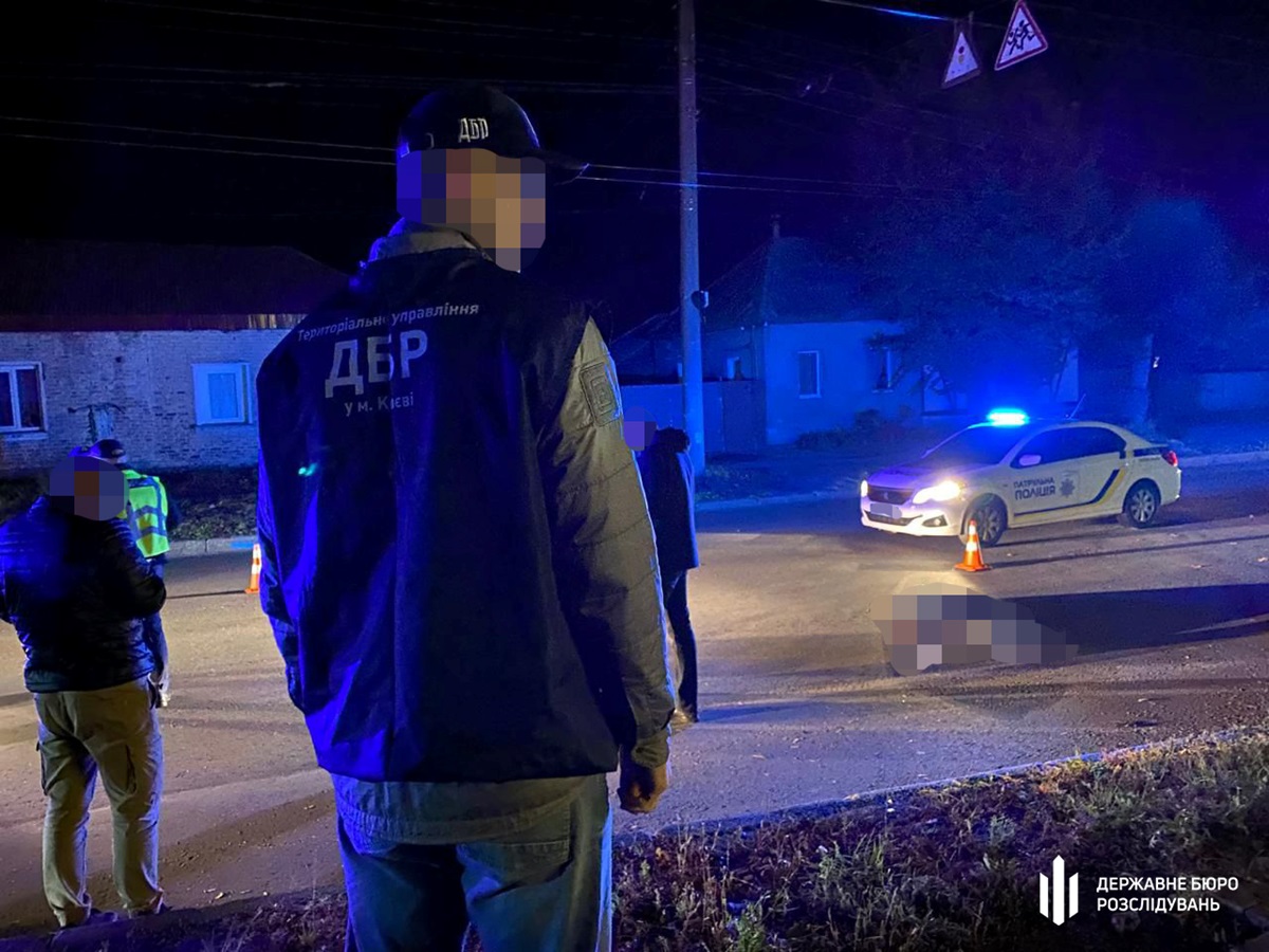 Новини України - У Чернігові поліцейський на смерть збив військового на пішохідному переході