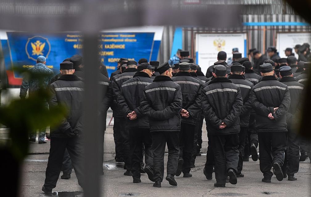 Новини світу - В Росії доходи в'язнів перевищують доходи вчителів - СЗР