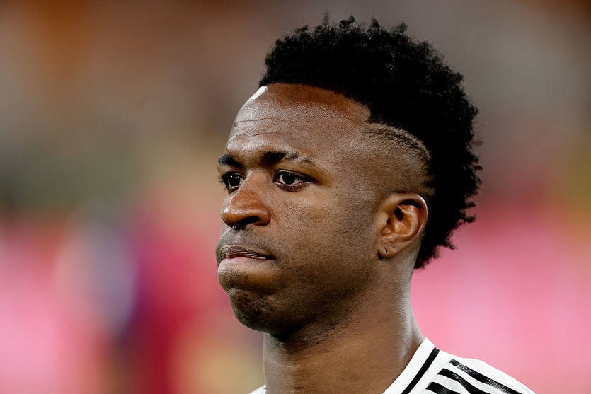 Новини спорту - Вінісіус показав себе галантним кавалером, вибачившись за зради