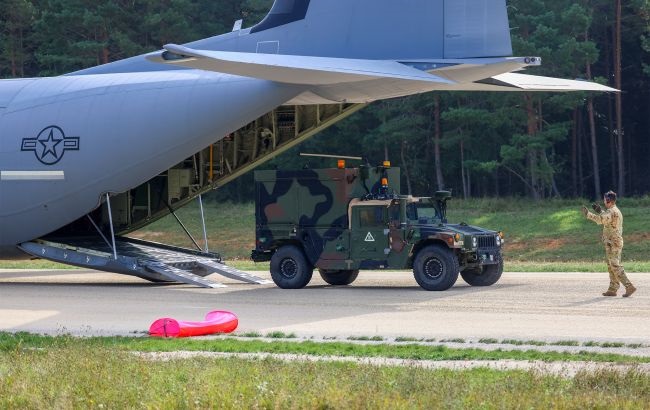 Новини світу - США можуть ввести війська до Венесуели: що приховує Трамп