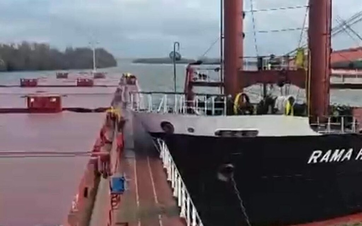 Новини України - На Дунаї балкер протаранив суховантаж з українською пшеницею