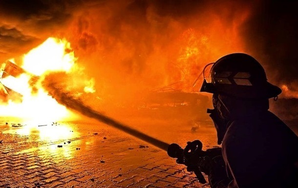 Новини України - РФ атакувала припортову інфраструктуру Одеси і судно