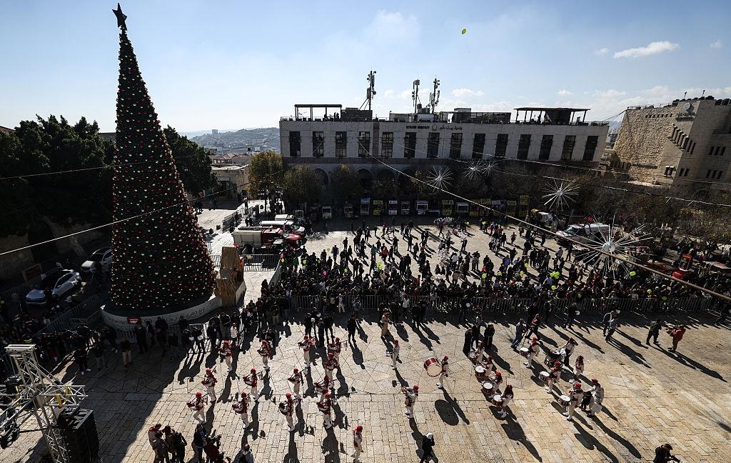 Новини світу - У Віфлеємі відновили різдвяні святкування після двох років війни в Газі